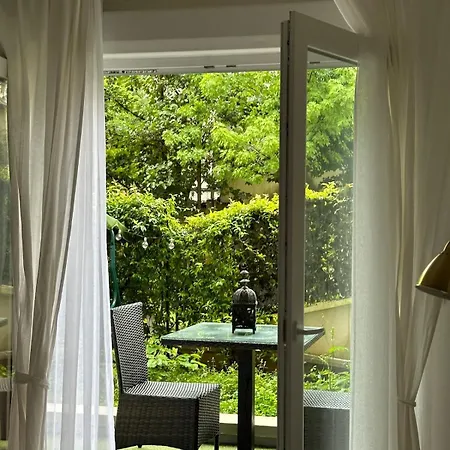 Large Flat Close To Paris With Free Parking Апартаменты Кламар