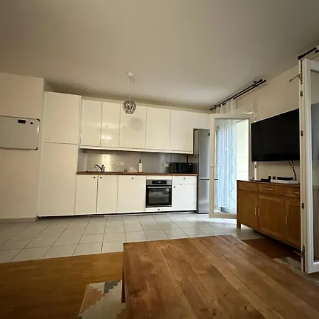 Апартаменты Large Flat Close To Paris With Free Parking Кламар